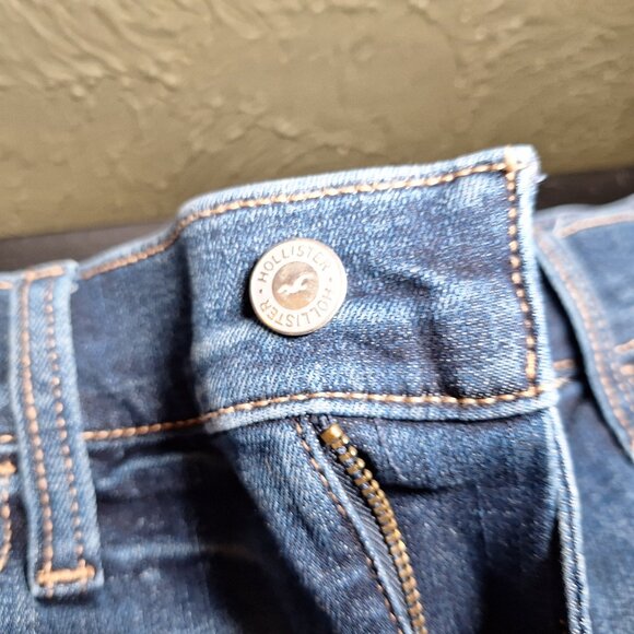 Holister Women's Jean Shorts (Size 8/29) - Picture 9 of 14